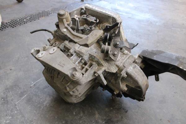 BOITE DE VITESSE MANUEL OPEL ZAFIRA B 1.9CDTI ( 6VITESSES ) - Vue 4